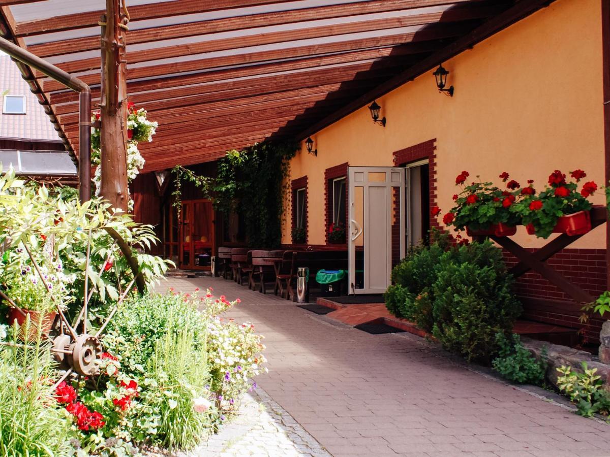 Gosciniec Pod Debem Villa Wilimy Exterior photo
